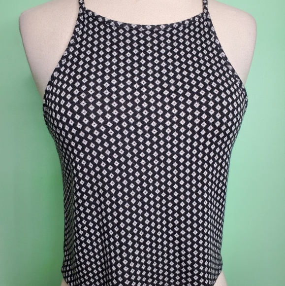 Brandy Melville Donilyn Diamond Print Tank Top - Picture 9 of 10